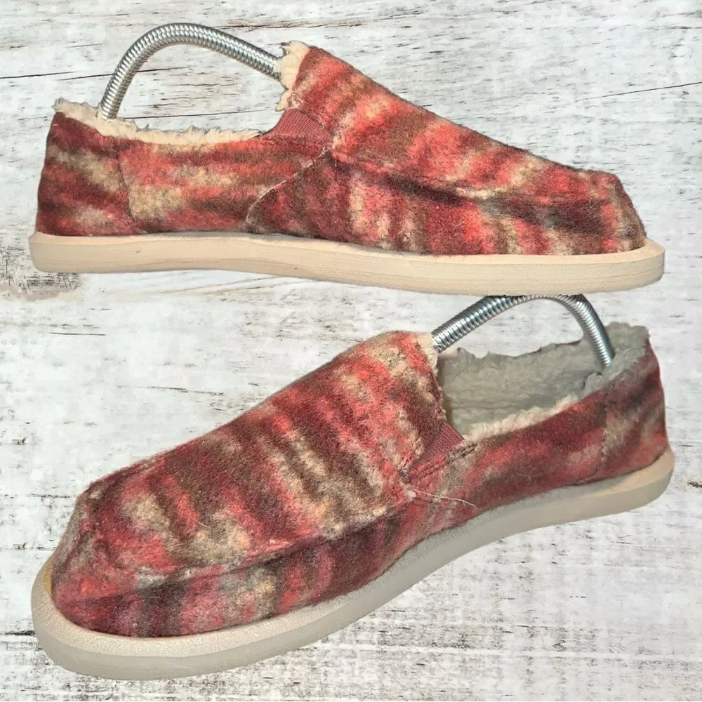 Sanuk Calichill Burgundy Slip Ons Women’s Size 11
